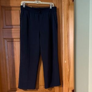 lululemon athletica Black Softstreme Cropped Pants Sz 8